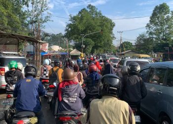 Selama Proyek Peninggian Jalan, Hindari Ruas Jalan KH Hasyim Ashari Cipondoh