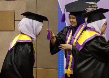 Ratusan Lansia di Kabupaten Tangerang Diwisuda, Bukti Semangat Belajar Tak Kenal Usia