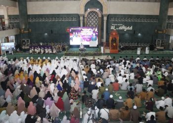 Jelang Tahun Baru 2026, Ustad Adi Hidayat Tausiyah di Istighosah dan Doa untuk Korban Bencana Sumatra