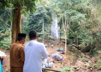 Prioritas Akses Wisata! Gubernur Banten Andra Soni Langsung Tinjau Perbaikan Jalan Curug Cimanggung Pandeglang