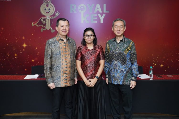 Dian Asmahani (Chief of Corporate Sales and Marketing Sinar Mas Land) memberikan penjelasan mengenai program National Sales Royal Key yang dimulai sejak 22 Januari – 31 Desember 2026. Berbagai keuntungan ditawarkan dalam program Royal Key 2026, antara lain potongan harga hingga 26 persen, subsidi uang muka hingga 15 persen, free BPHTB, free biaya KPA, voucher furniture, hadiah konsumen, hingga voucher elektronik untuk periode tertentu. Selain itu, tersedia tambahan promo khusus berupa ekstra diskon potongan harga 1 persen untuk transaksi pada periode 22–31 Januari 2026.