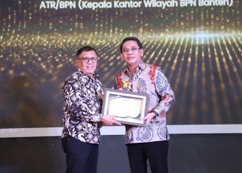 Kakanwil BPN Banten Harison Mocodompis Raih Anugerah Golden Leader 2026 dari JMSI