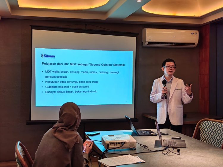 Dokter spesialis penyakit dalam dengan subspesialisasi hematologi-onkologi medik, dr. Suyanto. (RIZ)