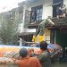 Dramatis! Petugas Evakuasi Bayi 3 Hari Melalui Jendela Saat Banjir di Kota Tangerang