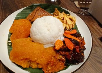 Sensasi Pedas di Gudeg Mercon Bu Prih Hampton Square Gading Serpong