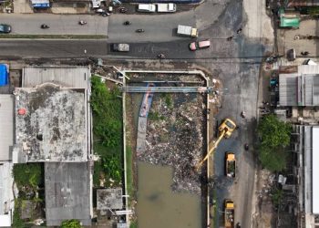 Aliran Tersumbat Sampah, Kali Ledug Dibersihkan Secara Intensif