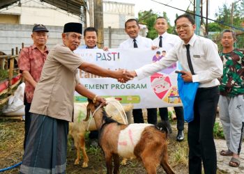 ARYADUTA Lippo Village Salurkan Hewan Kurban, Perkuat Kepedulian dan Kebersamaan dengan Masyarakat