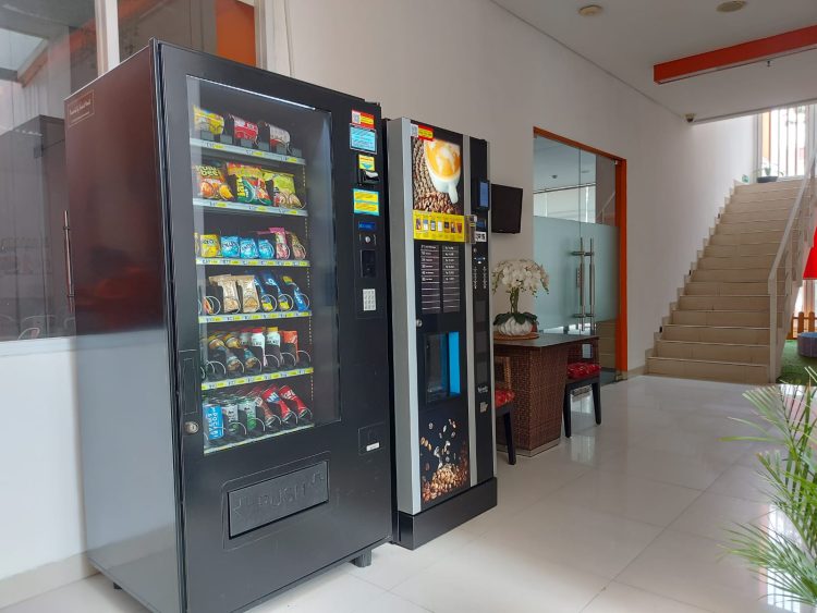 Vending Machine di Hotel Starlet Serpong. (IST)