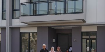 Perdana, Paramount Petals Serah Terima Kunci Klaster Lily