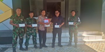 Antisipasi Dampak Asap TPA Jatiwaringin, Indah Kiat Tangerang Salurkan 35 Ribu Masker