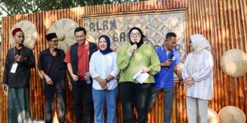 Kunjungi Pasar Rakyat Alam Bambu Ciakar, Wabup Intan Nurul Hikmah Dorong Kebangkitan UMKM Desa