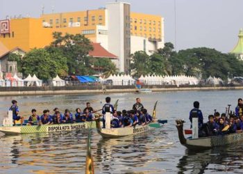 Puluhan Tim Ramaikan Lomba Dayung Perahu Naga Festival Cisadane 2026,