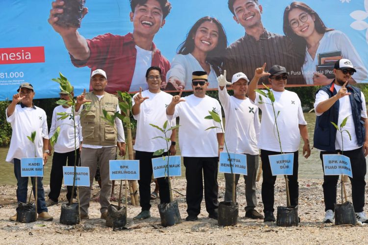 Penanaman Mang rove di Pesisir Tangerang dalam program Injourney Green PT Angkasa Pura Indonesia. (IST)