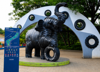 Taman Gajah Tangerang: Ruang Publik Gratis dengan Ikon Ban Bekas yang Unik