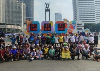 Usung Misi “Hijaukan Bumi, Birukan Langit”, Musicycle Bagikan Helm dan Edukasi Lingkungan ke Pelajar
