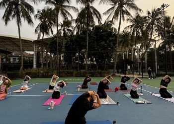 Inspirasi Gaya Hidup Sehat di Tangerang, Aryaduta Country Club Hadirkan Sesi Yoga Berlatar Golden Hour