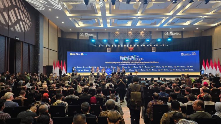 Event Internasional Enlit Asia yang berkolaborasi dengan Masyarakat Ketenagalistrikan Indonesia (MKI) Electricity Connect 2026 di ICE BSD, Kabupaten Tangerang.