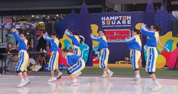 Showcase Battle Dance Competition di Hampton Square Gading Serpong. (RIZ)